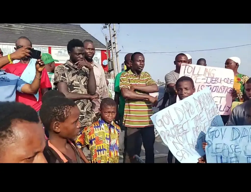Protest On Epe-Ijebu-Ode Expressway Over New Tollgate Charges